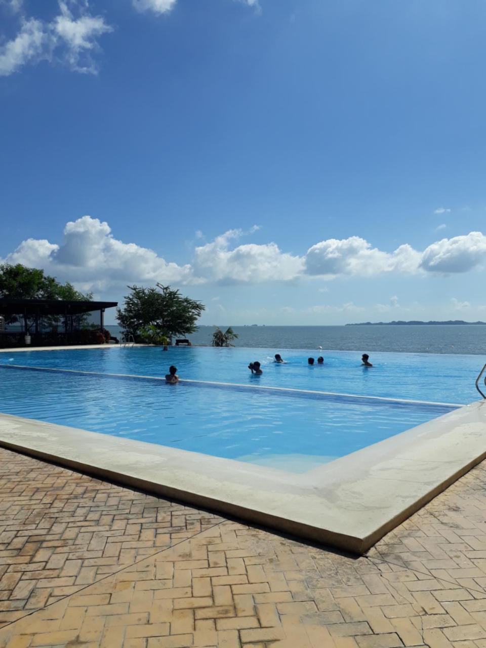 Sea Garden Resort Iloilo Exterior photo